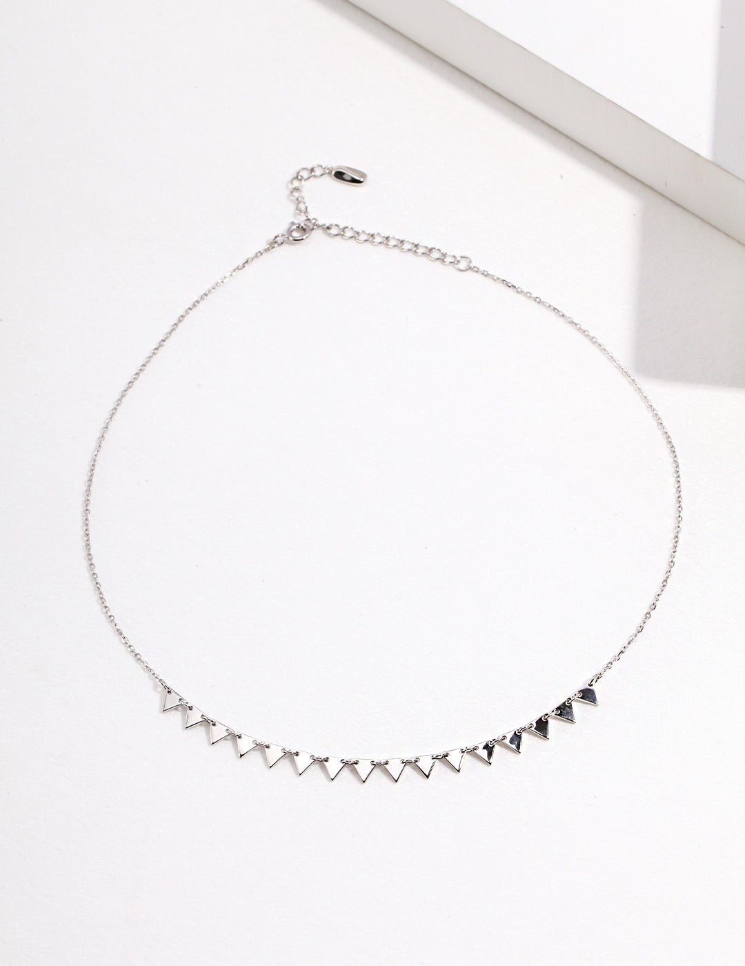 Serrated necklace