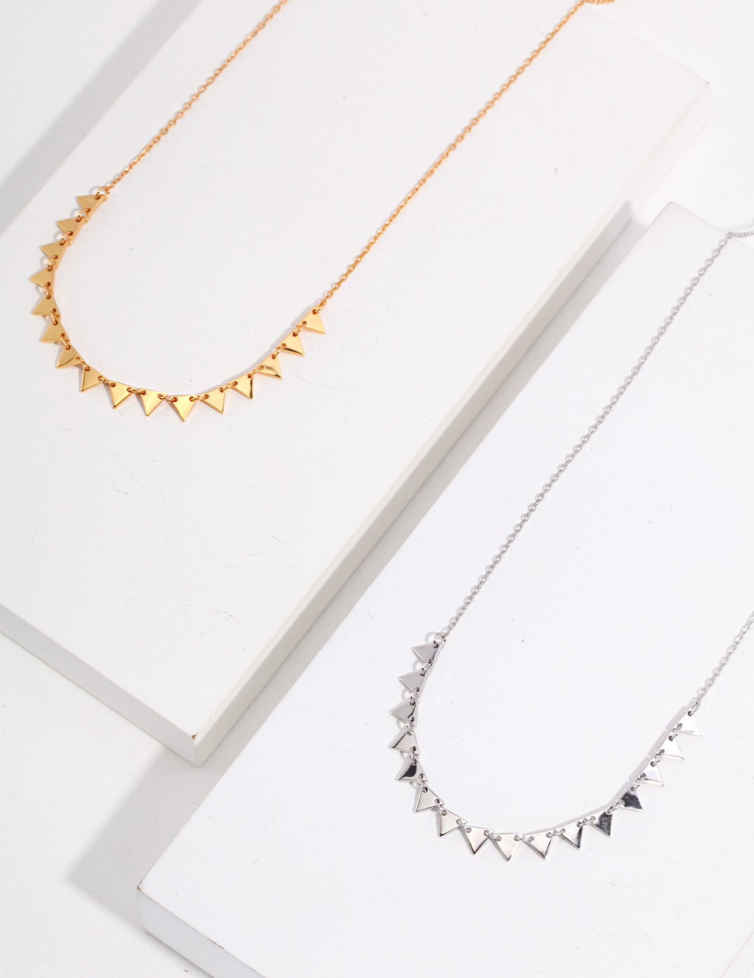 Serrated necklace