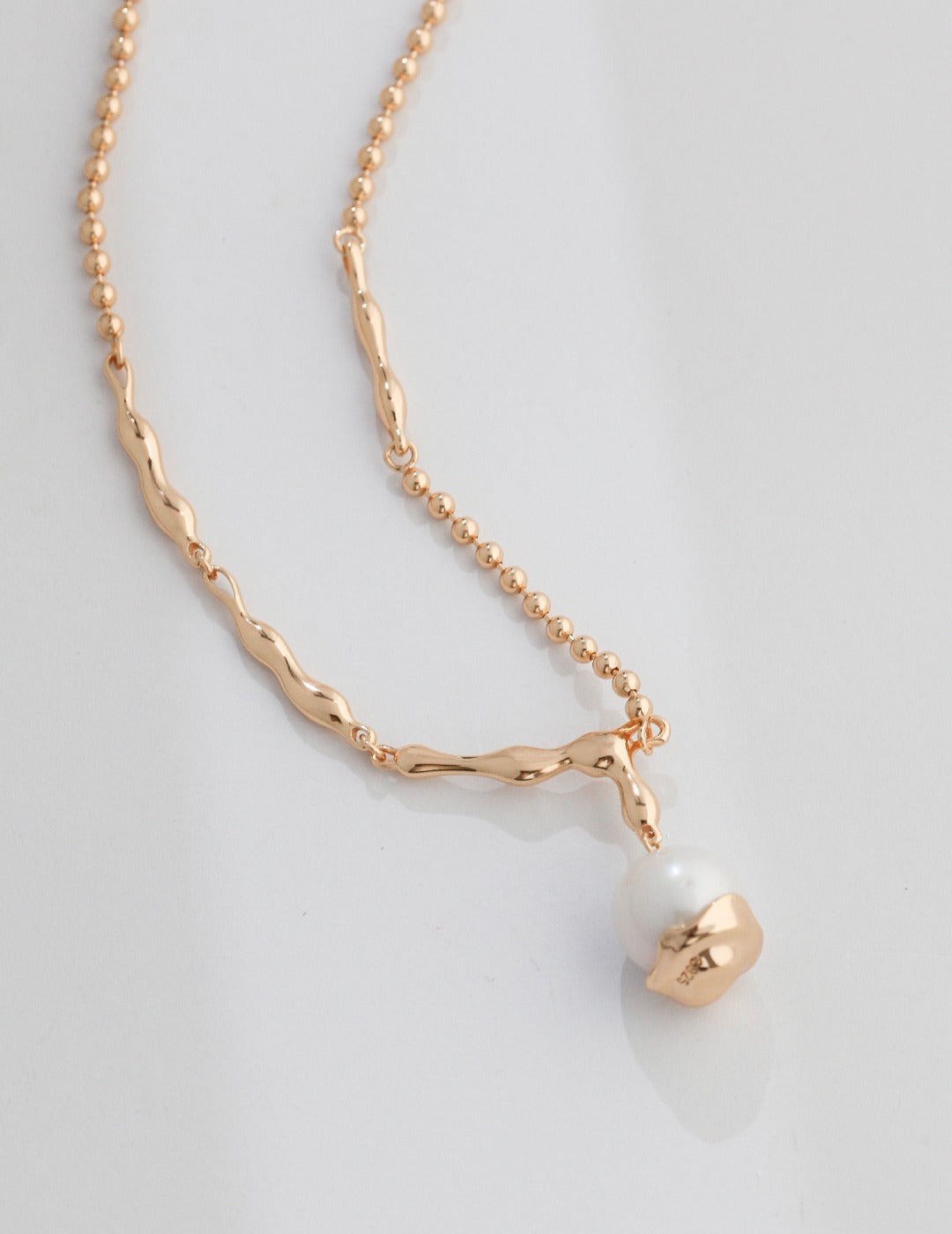 Baroque pearl pendant necklace