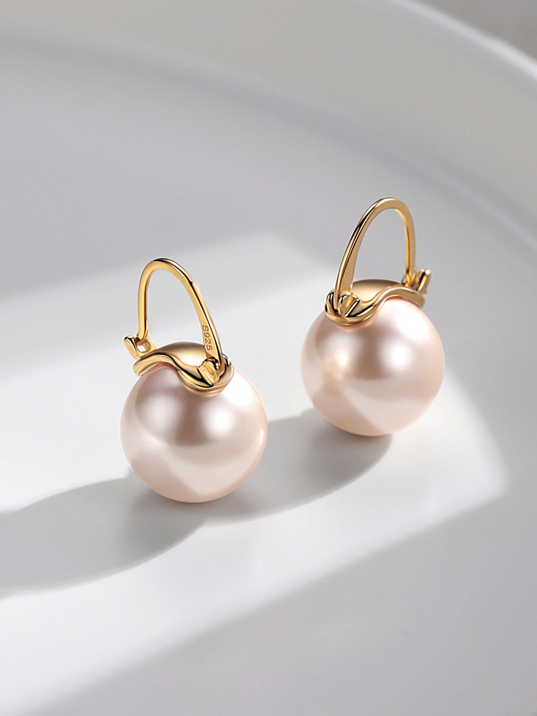 Single Bold Pearl Small Hoops